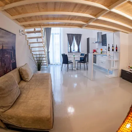 Angel White Loft Apartment *